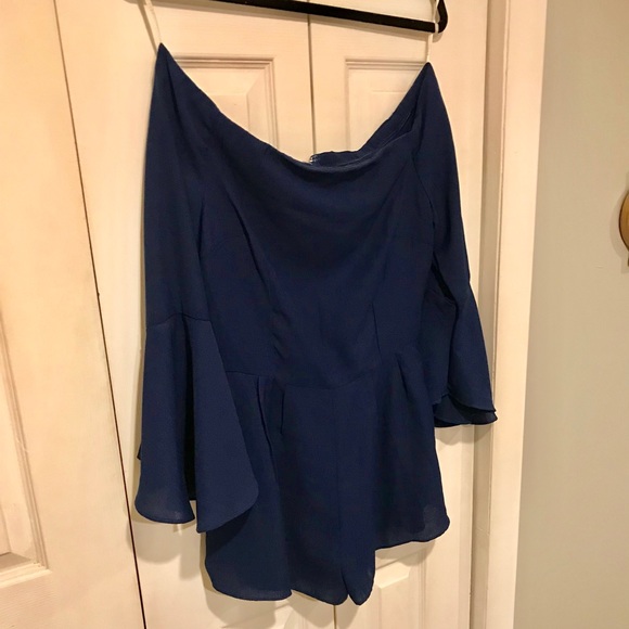 NWT Off the shoulder bell-sleeve romper - Picture 1 of 3
